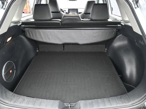 Used 2022 Toyota Corolla Cross XLE w/ Convenience Package image 28