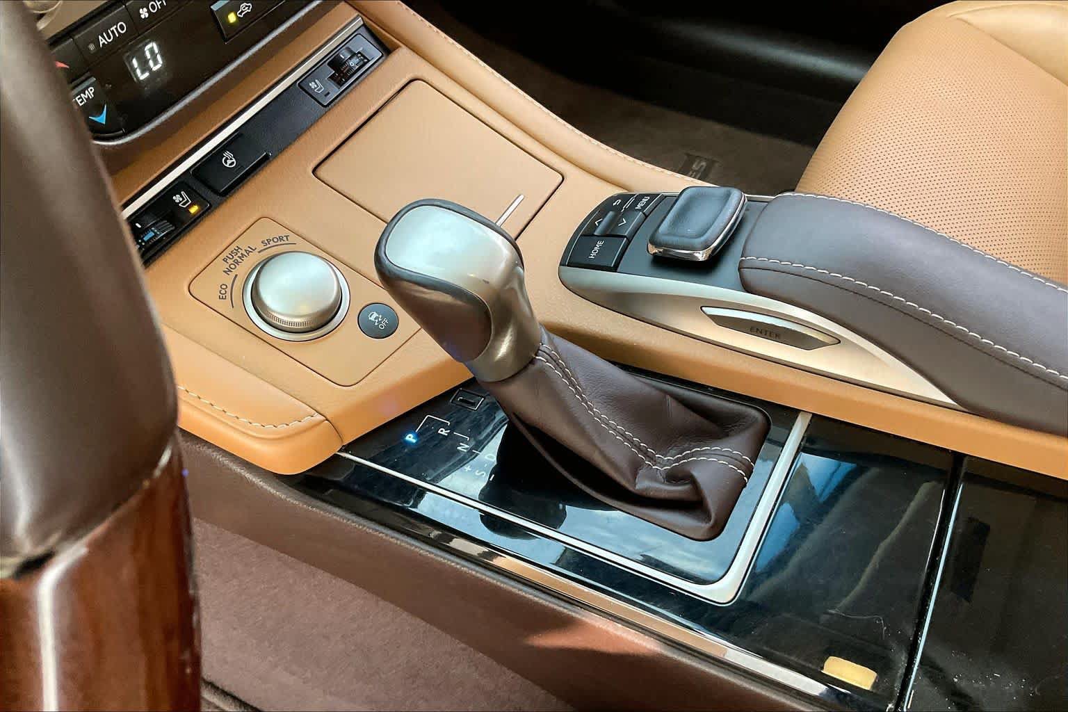 Used 2017 Lexus ES 350 w/ Navigation System Package FWD image 15