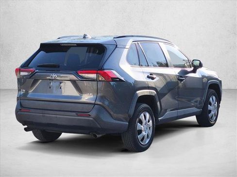Used 2021 Toyota RAV4 LE FWD image 4