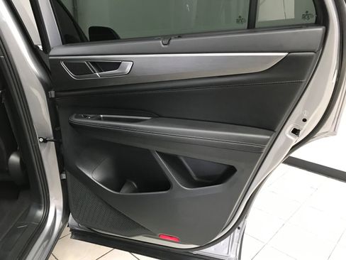 Used 2024 Volkswagen Atlas Cross Sport SE w/ Panoramic Sunroof Package AWD/4WD image 14