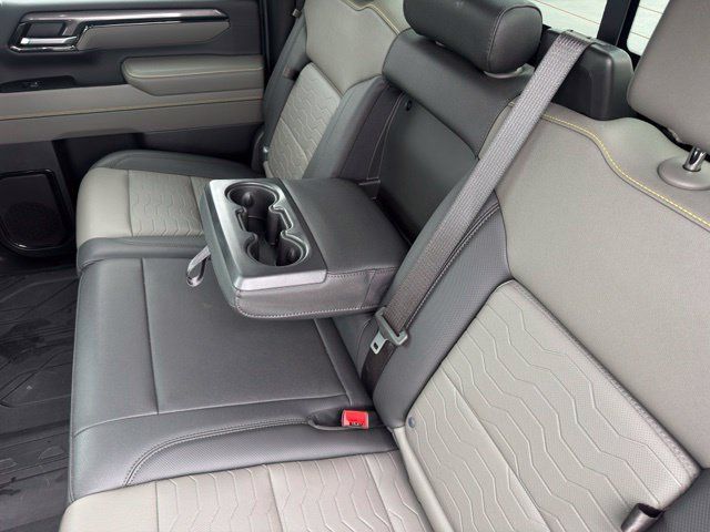 Used 2026 Chevrolet Silverado 2500 ZR2 AWD/4WD image 9