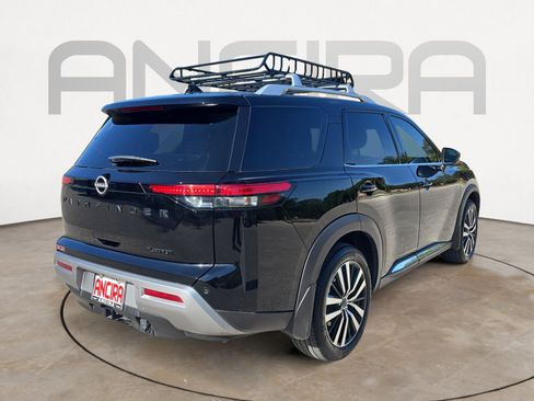 Used 2024 Nissan Pathfinder Platinum image 10