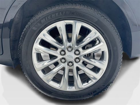 Used 2017 Cadillac XT5 Platinum image 54