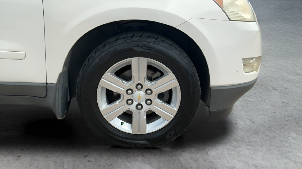 Used 2011 Chevrolet Traverse LT w/ Personal Connectivity Package FWD image 23
