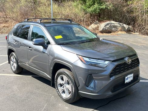 Used 2023 Toyota RAV4 XLE w/ Convenience Package image 7