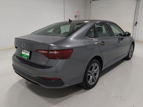 Used 2024 Volkswagen Jetta SE FWD image 9