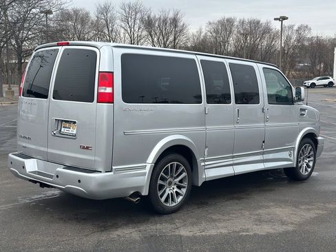 Used 2021 GMC Savana 2500 LS w/ Enhanced Convenience Package image 4