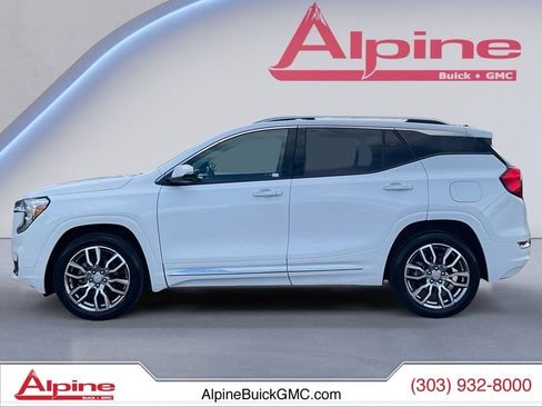 Used 2024 GMC Terrain Denali image 2
