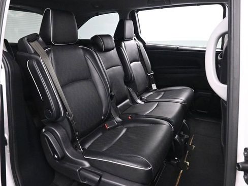 Used 2023 Honda Odyssey Elite image 16