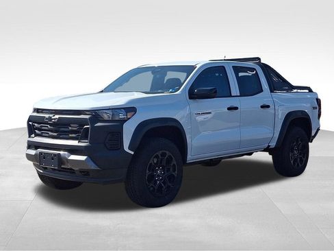 New 2026 Chevrolet Colorado Trail Boss w/ Midnight Edition AWD/4WD image 3