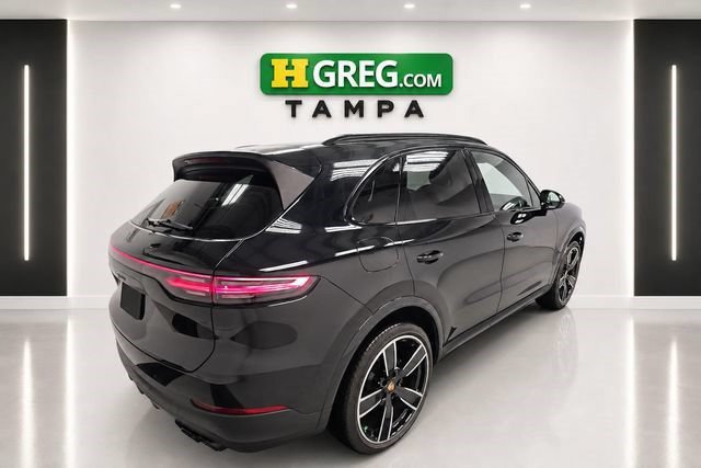 Used 2023 Porsche Cayenne AWD/4WD image 6