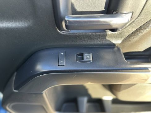 Used 2018 Chevrolet Silverado 1500 LT w/ All Star Edition image 30