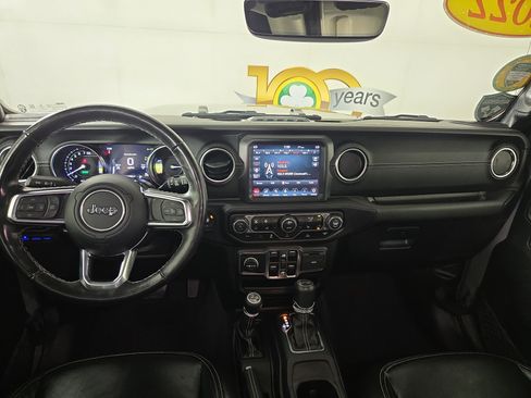 Used 2022 Jeep Wrangler Unlimited Sahara w/ Cold Weather Group AWD/4WD image 14