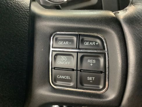 Used 2018 RAM 1500 Classic SLT image 18