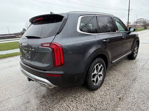 Used 2022 Kia Telluride EX image 11