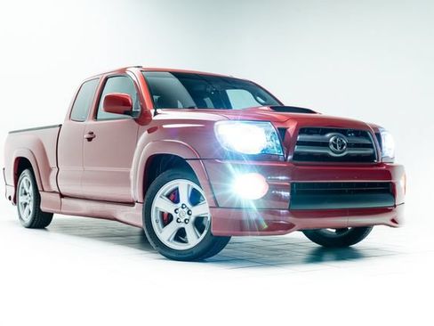 Used 2010 Toyota Tacoma X-Runner RWD image 5
