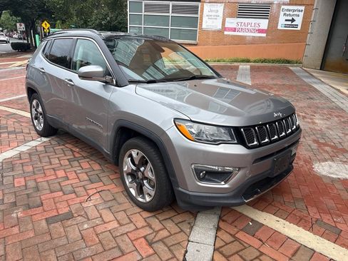 Used 2019 Jeep Compass Limited FWD image 1