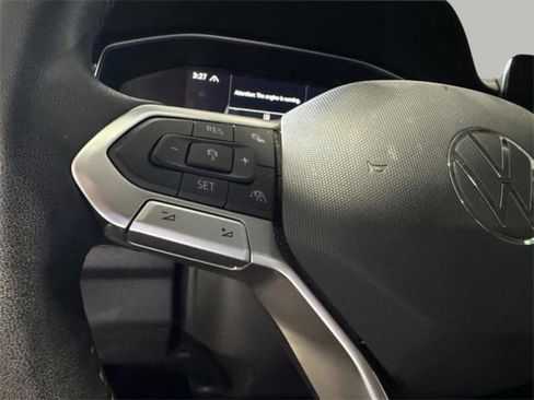 Used 2025 Volkswagen Jetta SE image 13