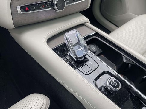 Used 2023 Volvo XC90 B6 Ultimate image 41