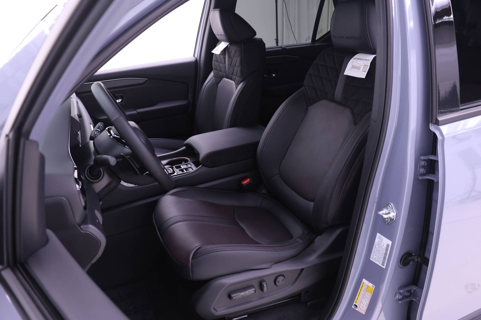 New 2026 Honda Pilot Black Edition image 4