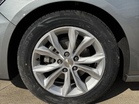 Used 2023 Chevrolet Malibu LT image 9