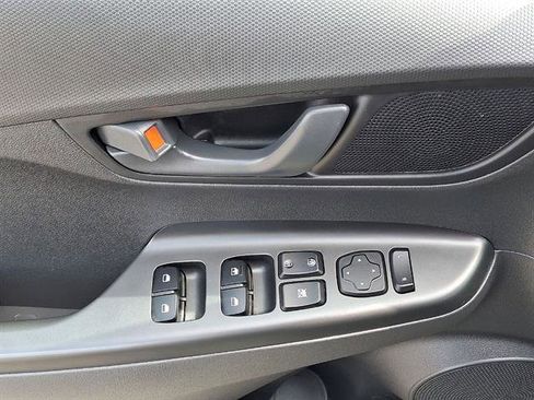 Certified 2023 Hyundai Kona SE AWD/4WD image 10