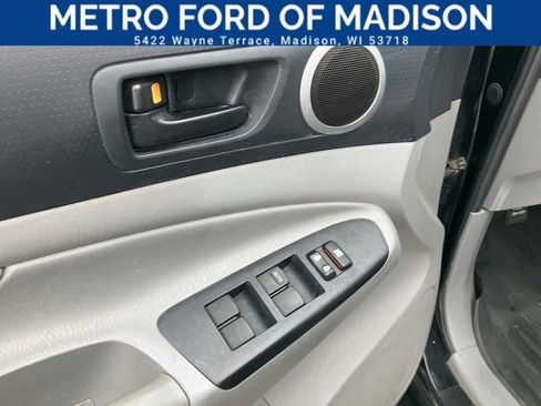 Used 2013 Toyota Tacoma Base image 13