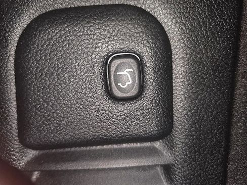 Used 2023 Dodge Durango GT image 29