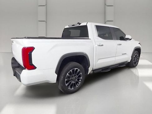 Used 2025 Toyota Tundra Limited AWD/4WD image 40