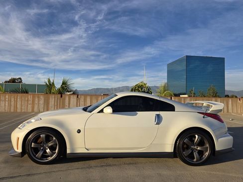 Used 2008 Nissan 350Z NISMO image 6