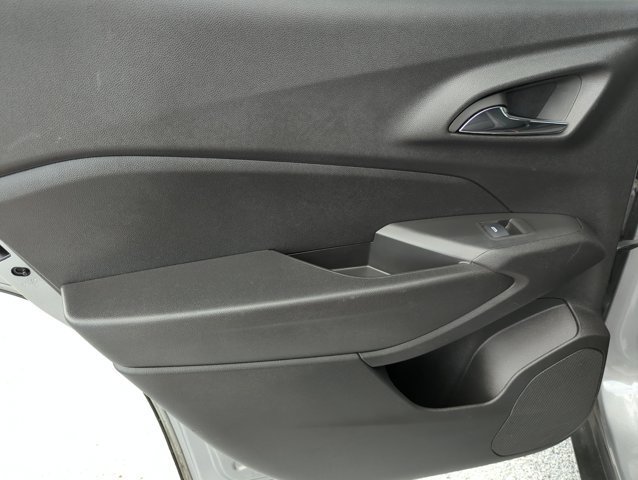 Used 2025 Chevrolet Trax LT w/ LT Convenience Package FWD image 26