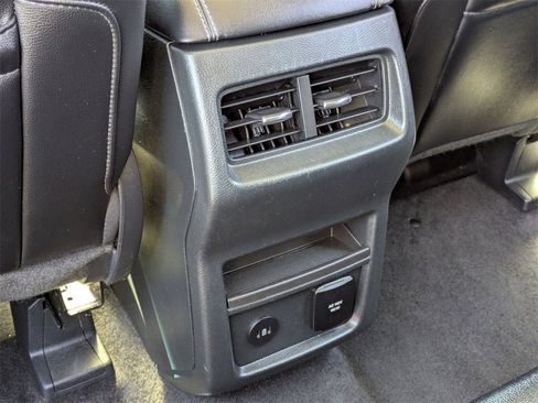 Used 2024 Ford Edge Titanium image 26