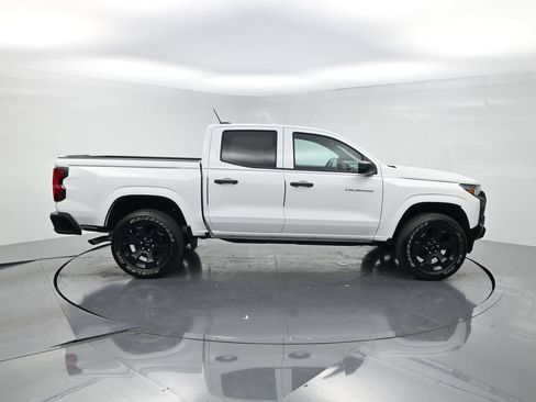 Used 2024 Chevrolet Colorado W/T RWD image 4