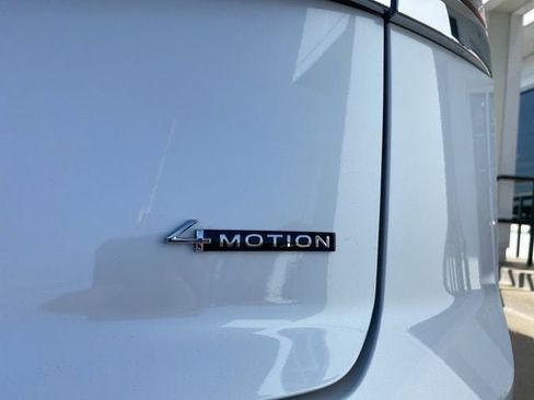 New 2026 Volkswagen Atlas Cross Sport SEL Premium R-Line image 18