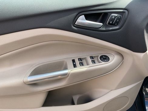 Used 2019 Ford Escape Titanium AWD/4WD image 12