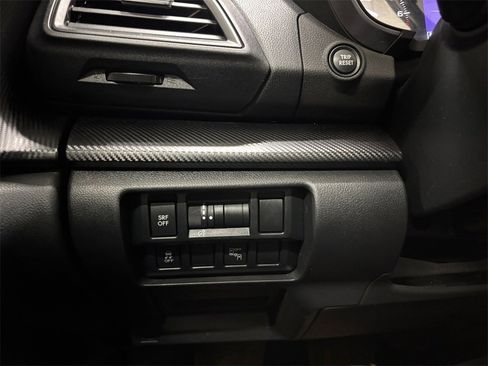 Used 2019 Subaru Crosstrek 2.0i Premium w/ Eyesight System image 29