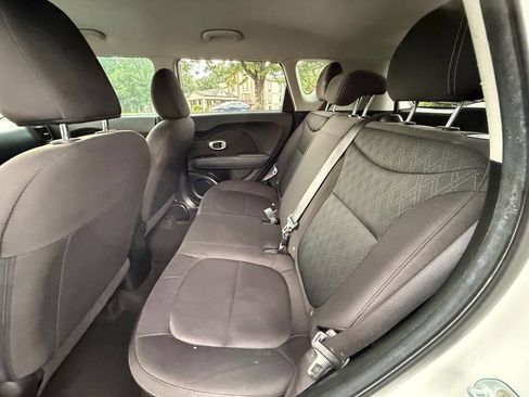 Used 2016 Kia Soul FWD image 15