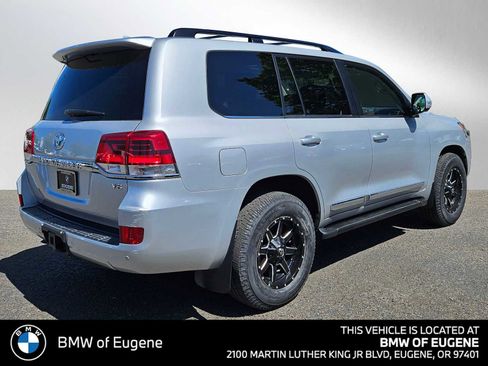 Used 2016 Toyota Land Cruiser AWD/4WD image 3