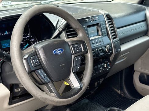 Used 2019 Ford F250 XL w/ Power Equipment Group AWD/4WD image 18