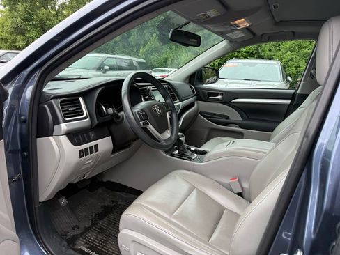 Used 2016 Toyota Highlander XLE AWD/4WD image 8