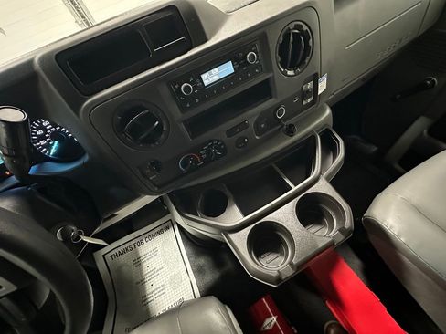 Used 2024 Ford E-350 and Econoline 350 Super Duty image 28