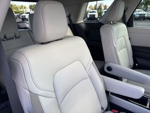 New 2026 Nissan Pathfinder SL image 24