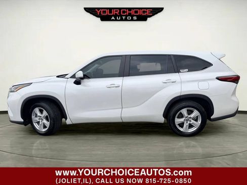 Used 2023 Toyota Highlander L FWD image 2