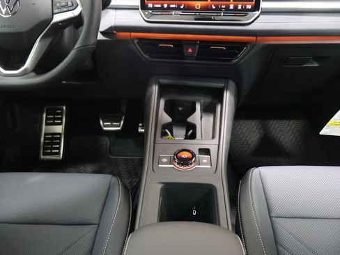 New 2026 Volkswagen Tiguan SE R-Line AWD/4WD image 20