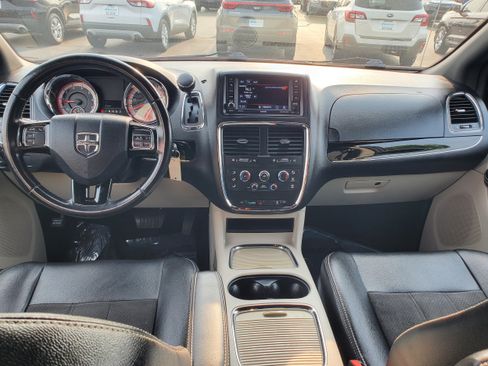 Used 2019 Dodge Grand Caravan SXT FWD image 26