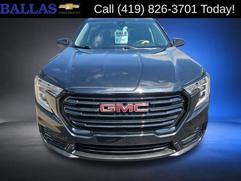 Certified 2023 GMC Terrain SLE w/ Driver Convenience Package AWD/4WD image 8