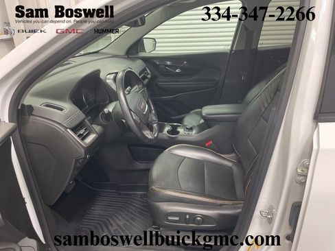 Used 2022 GMC Terrain AT4 image 8