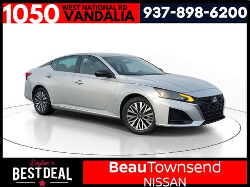 Used 2024 Nissan Altima 2.5 SV image 1