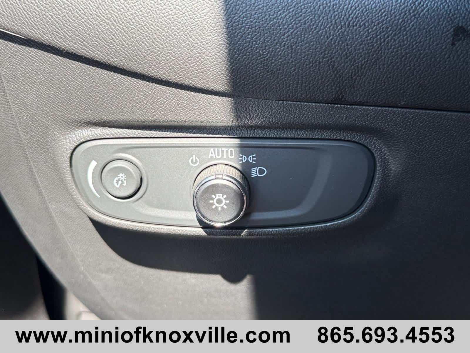 Used 2023 Chevrolet Equinox LT FWD image 29