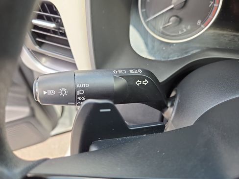 Used 2023 Nissan Rogue SV FWD image 29